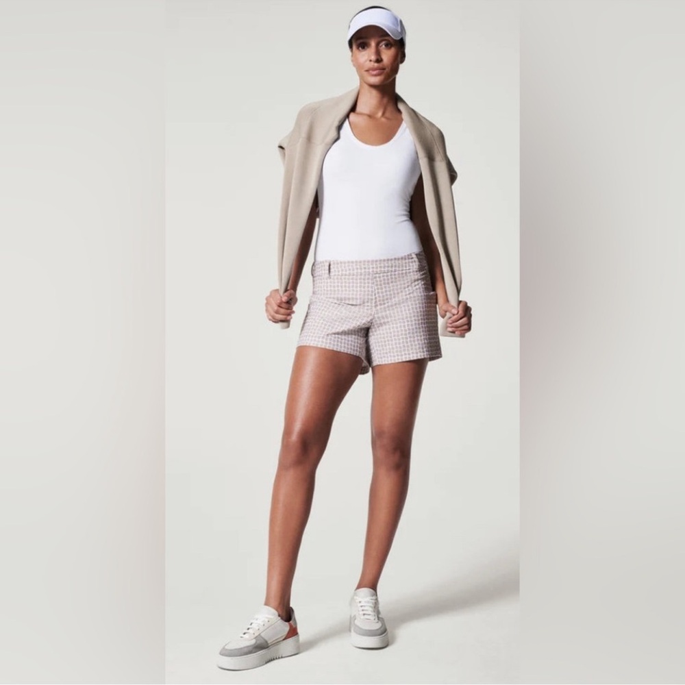 NWT SPANX Pull-On Sunshine Shorts UPF50 Beige Check Sz M $80 4” inseam